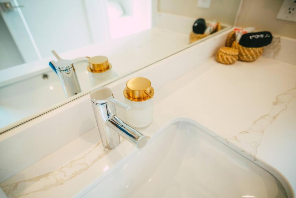 New Luxury 2Br Penthouse Apt In Central Halifax Exteriér fotografie